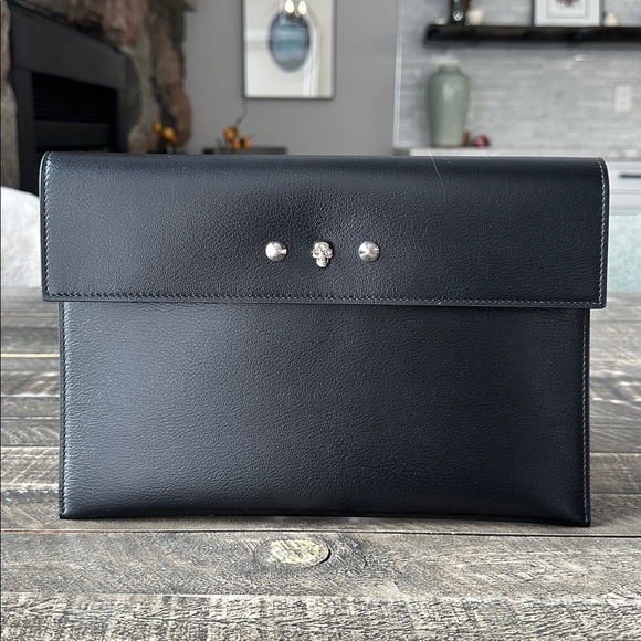Alexander McQueen Skull and Stud Envelope Clutch - Picture 11 of 11